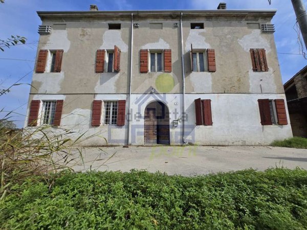 casa indipendente in vendita a Luzzara