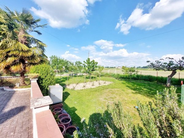 casa indipendente in vendita a Luzzara