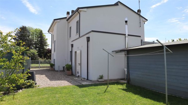casa indipendente in vendita a Luzzara
