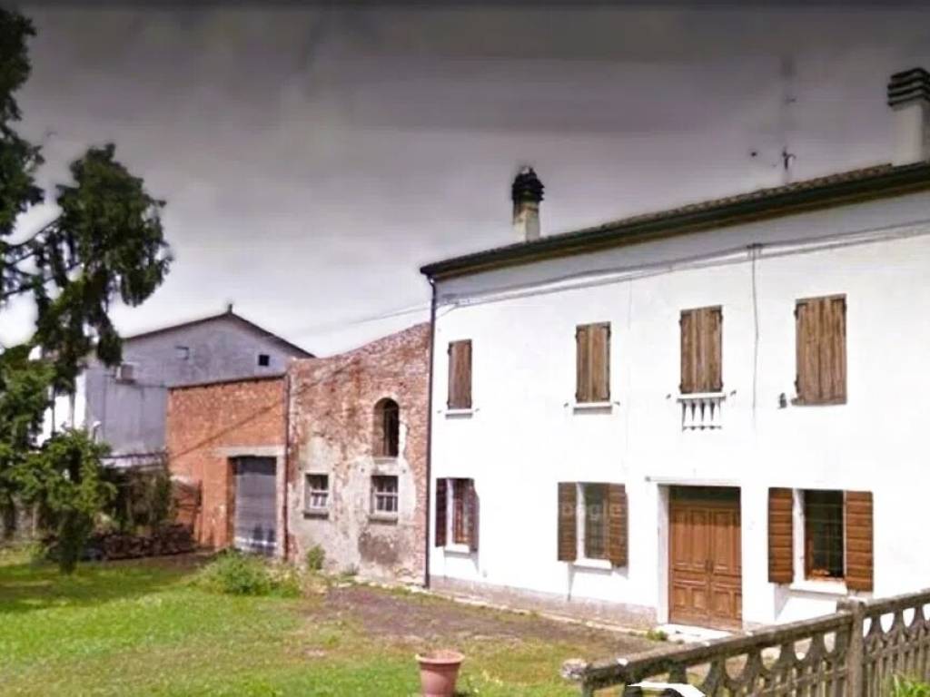 casa indipendente in vendita a Luzzara in zona Codisotto