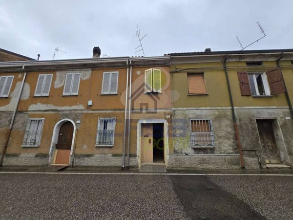 casa semindipendente in vendita a Luzzara