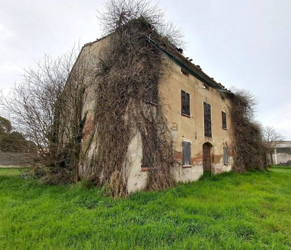 casale in vendita a Luzzara