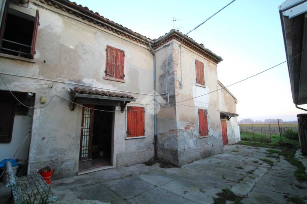 casa indipendente in vendita a Luzzara