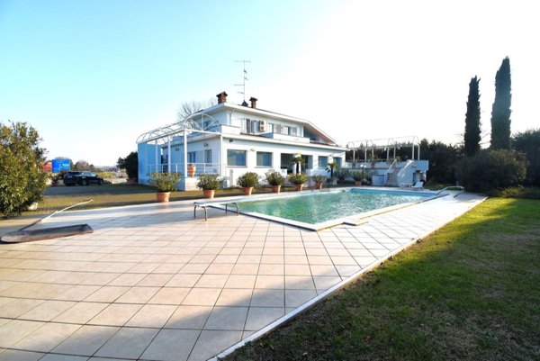 villa in vendita a Luzzara