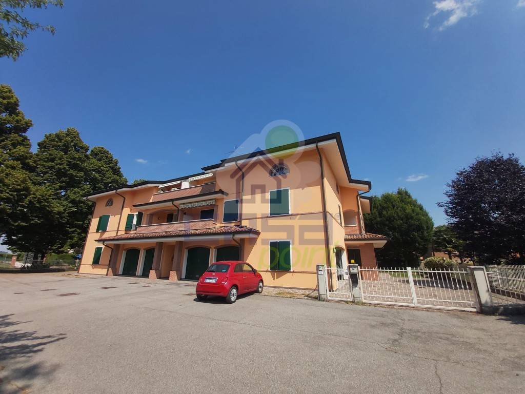 appartamento in vendita a Luzzara in zona Casoni