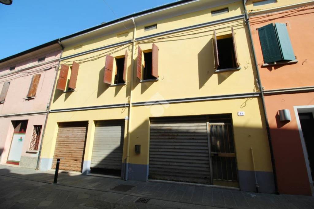 casa indipendente in vendita a Luzzara