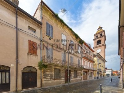 intera palazzina in vendita a Luzzara