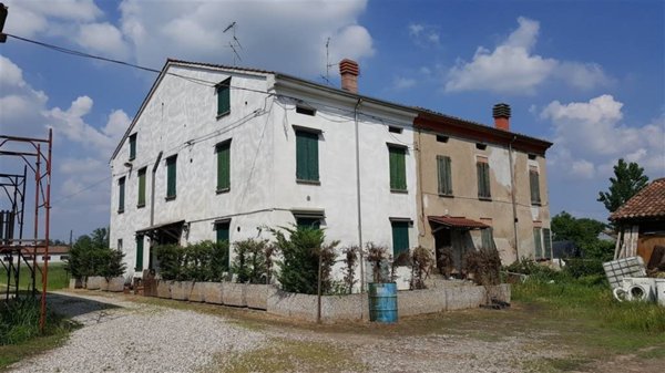 casa indipendente in vendita a Luzzara in zona Casoni