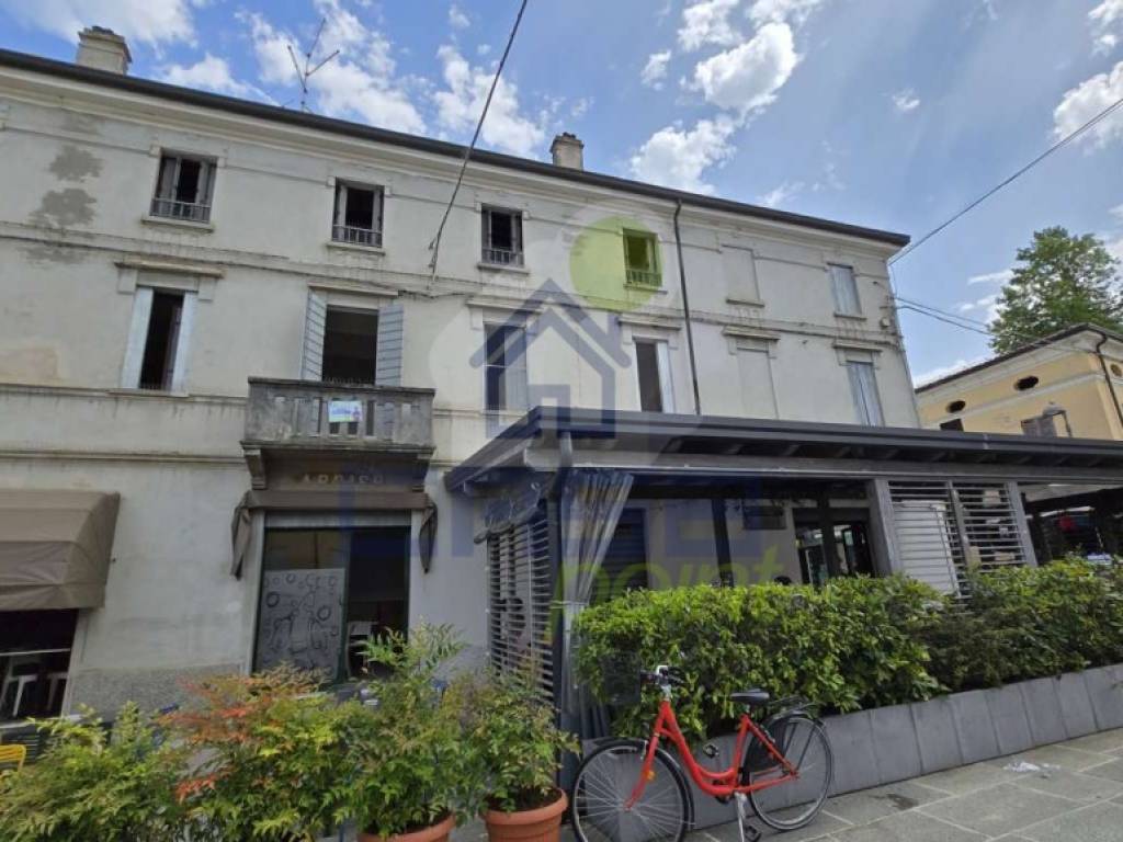 intera palazzina in vendita a Luzzara