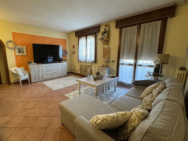casa indipendente in vendita a Luzzara