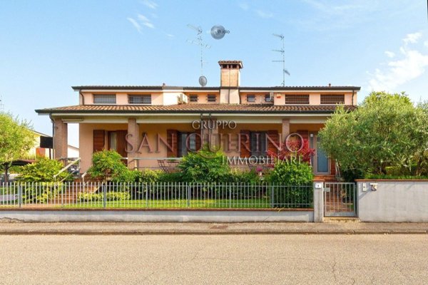 casa indipendente in vendita a Luzzara