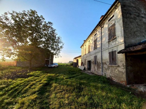 casa indipendente in vendita a Luzzara