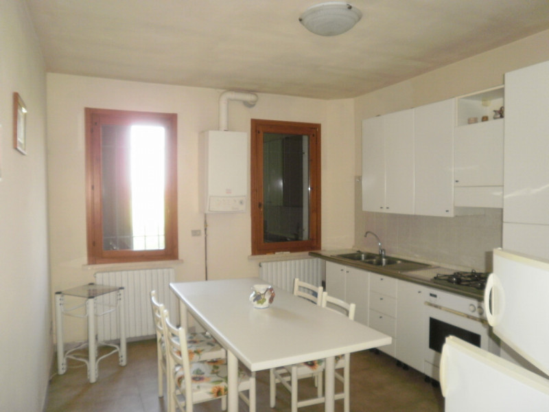 casa indipendente in vendita a Luzzara in zona Codisotto