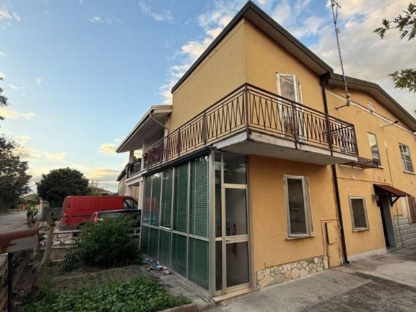 casa indipendente in vendita a Luzzara