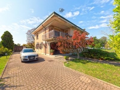 casa indipendente in vendita a Luzzara