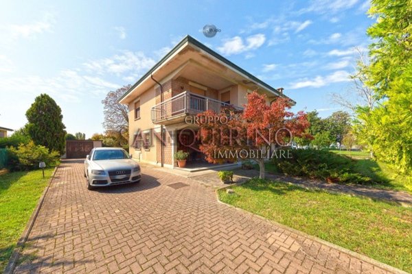 casa indipendente in vendita a Luzzara