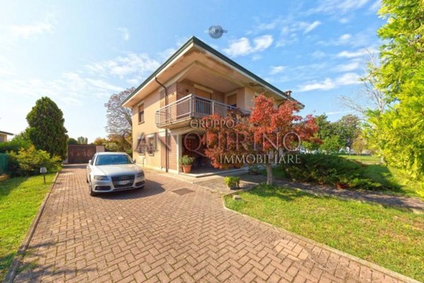 casa indipendente in vendita a Luzzara