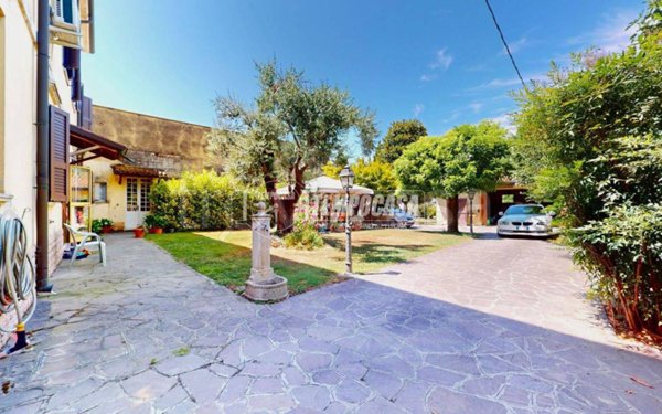 casa indipendente in vendita a Luzzara in zona Villarotta
