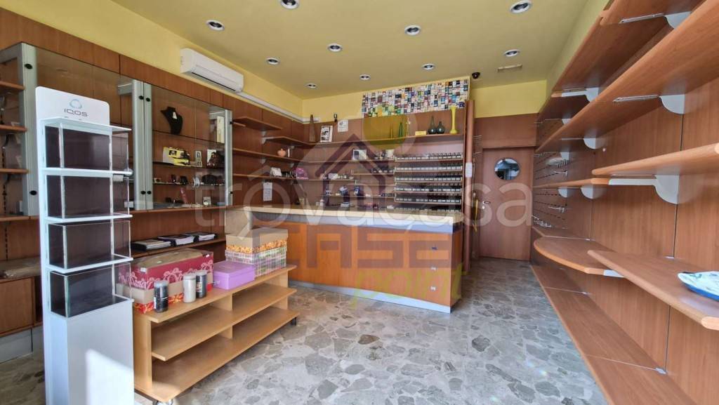 negozio in vendita a Luzzara in zona Villarotta