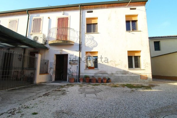 casa indipendente in vendita a Luzzara