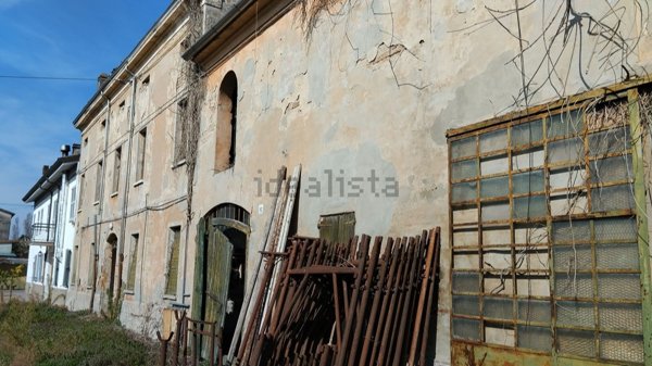 casa indipendente in vendita a Luzzara in zona Villarotta
