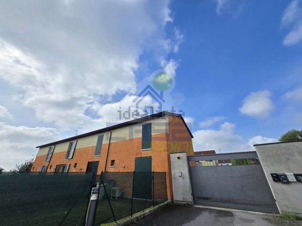 casa indipendente in vendita a Luzzara