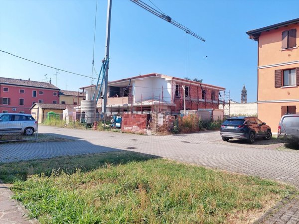 casa indipendente in vendita a Luzzara
