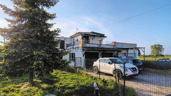 casa indipendente in vendita a Luzzara in zona Codisotto