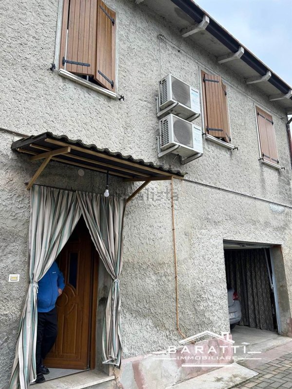 casa indipendente in vendita a Luzzara