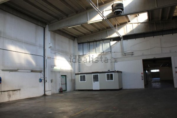 capannone in vendita a Luzzara