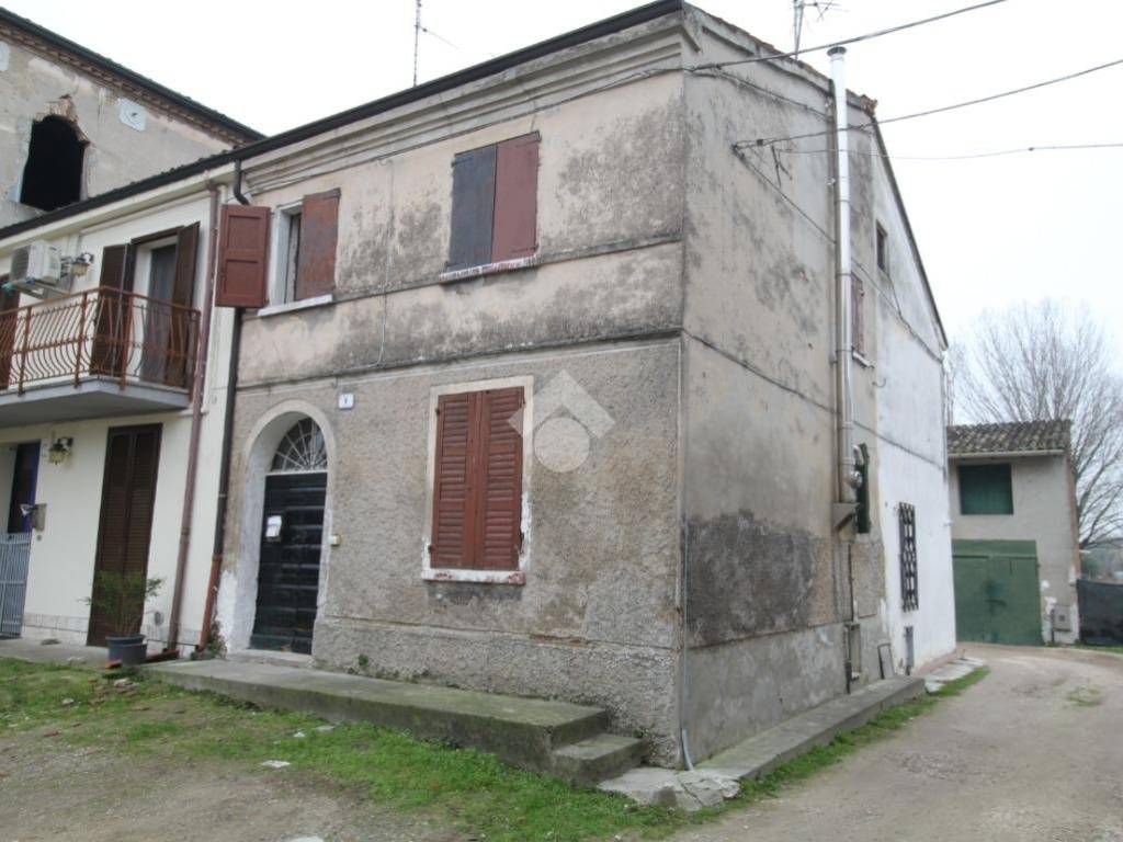 casa indipendente in vendita a Luzzara