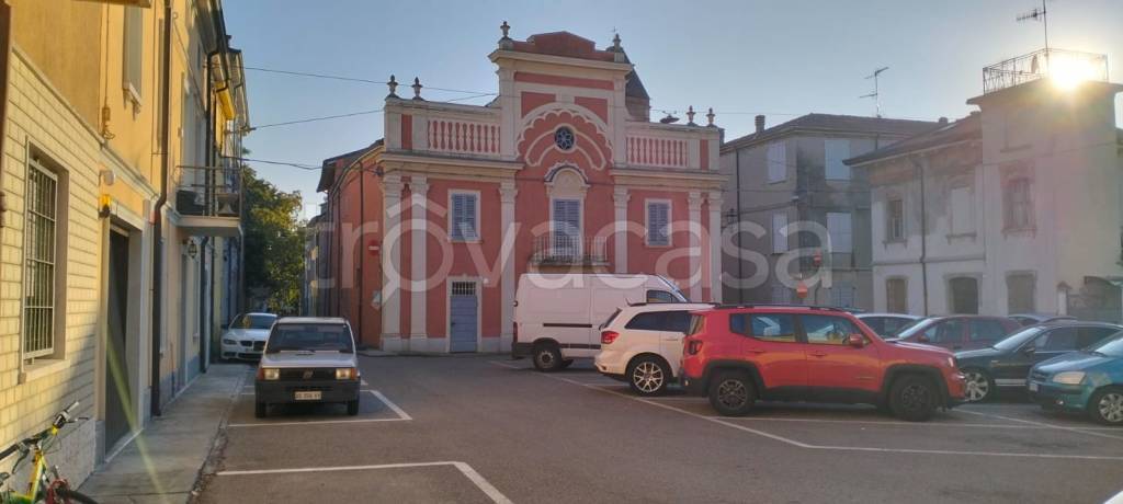 casa indipendente in vendita a Luzzara