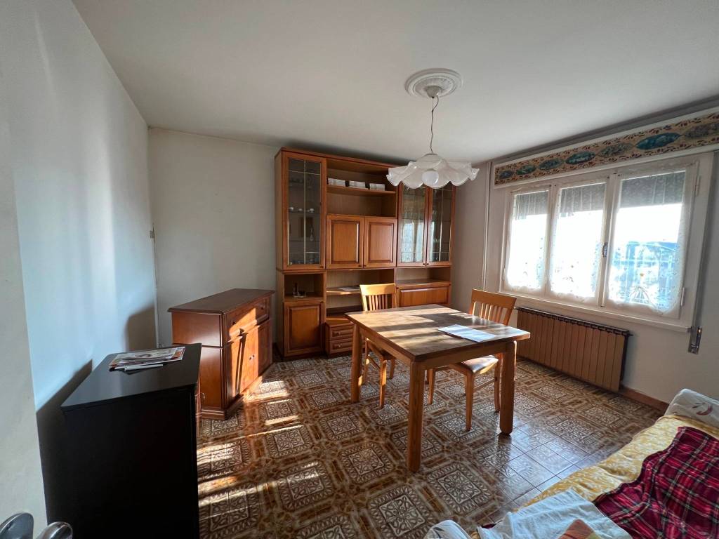 casa indipendente in vendita a Luzzara