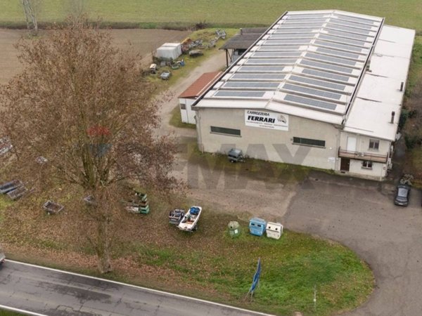 locale commerciale in vendita a Luzzara