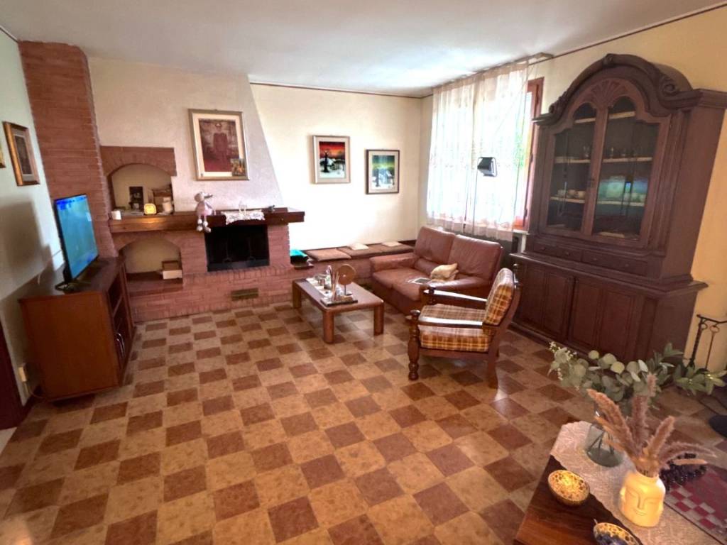 casa indipendente in vendita a Luzzara