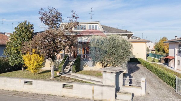 casa indipendente in vendita a Luzzara in zona Codisotto
