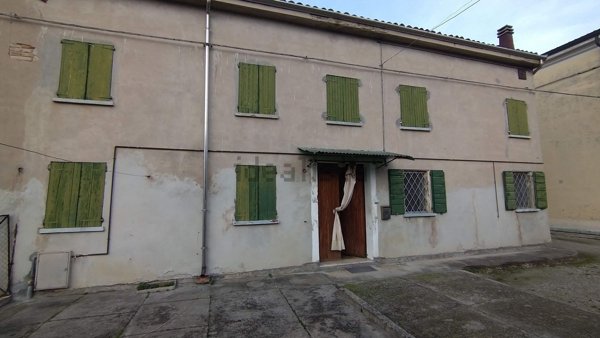 casa indipendente in vendita a Luzzara in zona Villarotta