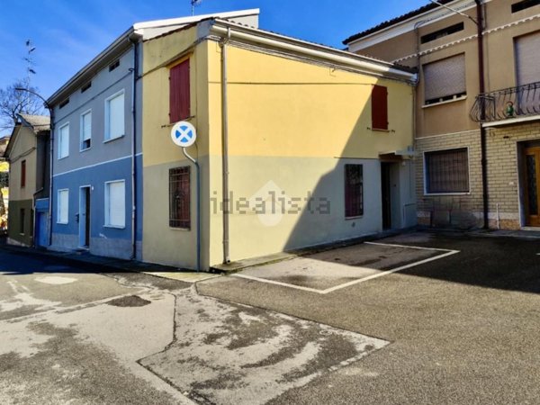 casa semindipendente in vendita a Luzzara