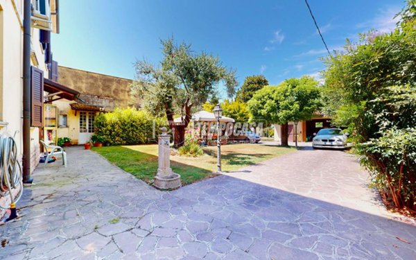 casa indipendente in vendita a Luzzara in zona Villarotta