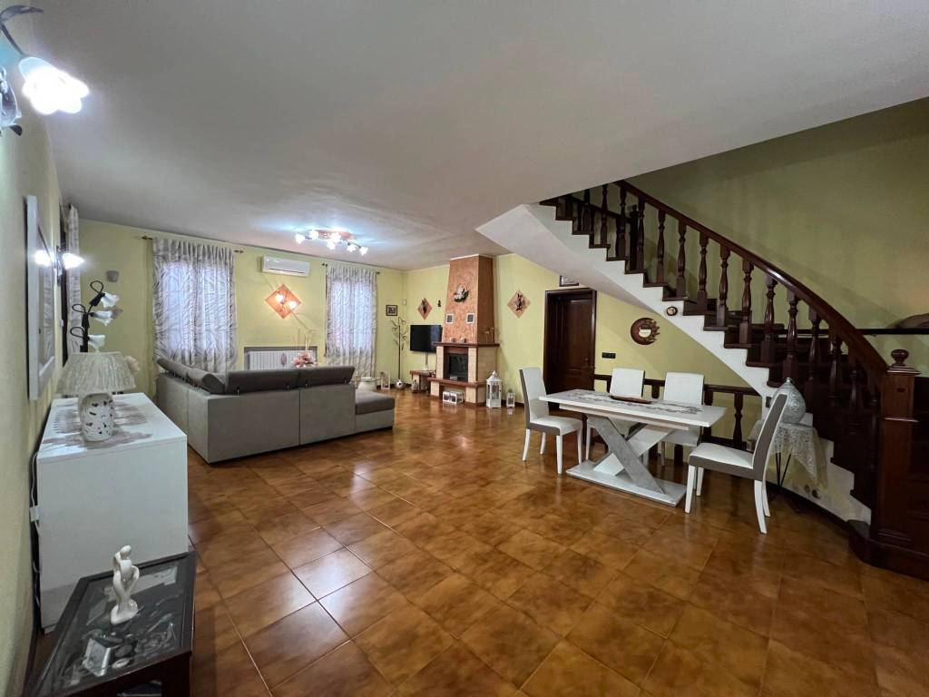 casa indipendente in vendita a Luzzara