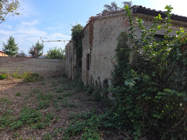 casa indipendente in vendita a Luzzara