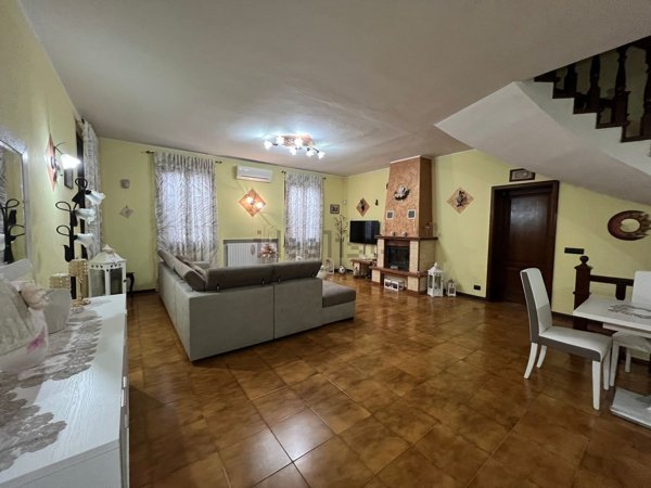 casa indipendente in vendita a Luzzara