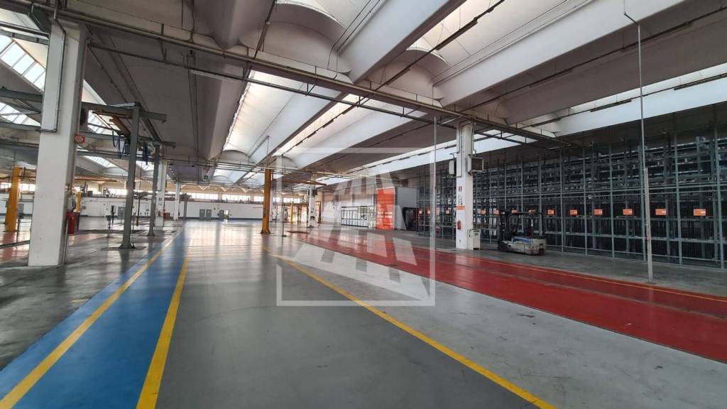 locale commerciale in vendita a Luzzara