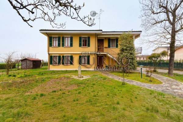 casa indipendente in vendita a Luzzara in zona Villarotta