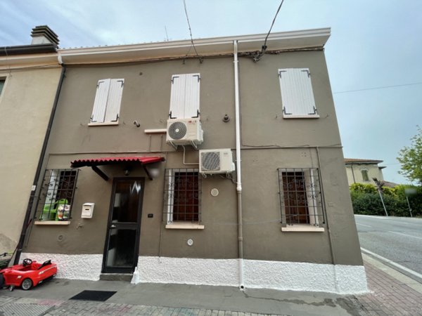 casa indipendente in vendita a Luzzara in zona Codisotto