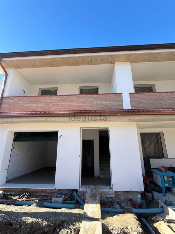 casa indipendente in vendita a Luzzara