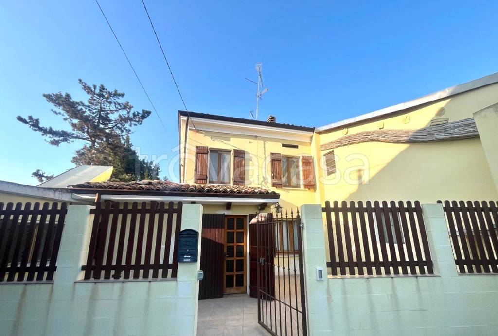 casa indipendente in vendita a Luzzara