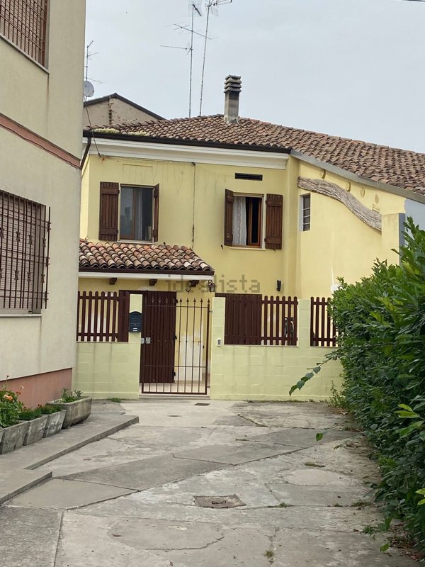 casa indipendente in vendita a Luzzara