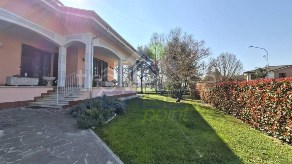 casa indipendente in vendita a Luzzara in zona Casoni