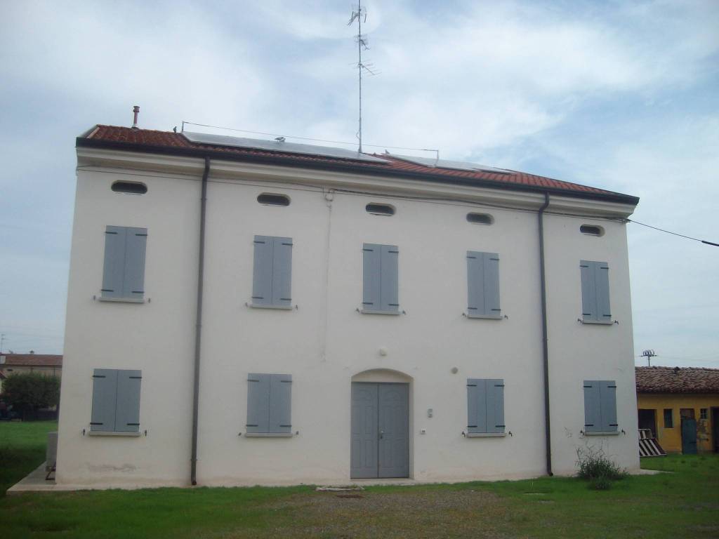 casa indipendente in vendita a Luzzara in zona Casoni